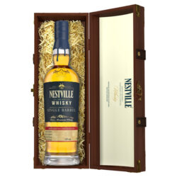 Nestville Single Barrel Whisky kufrík darčekové balenie 0.7 l